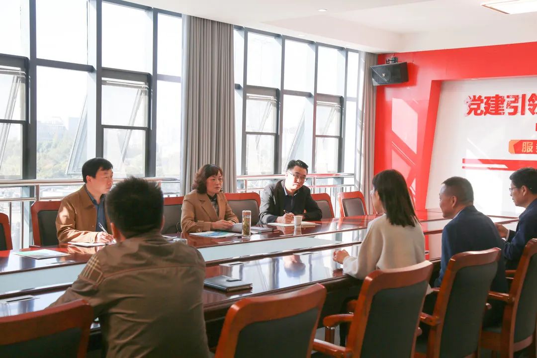 Los líderes de Anqing Medical College visitaron nuestra empresa para inspección e intercambio.